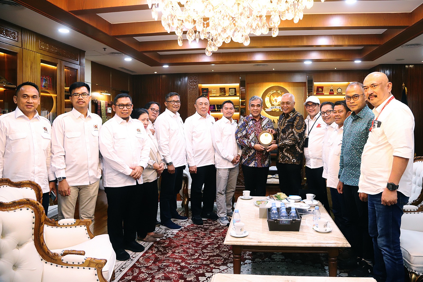 Pengurus  PWI Pusat melakukan pertemuan dengan Ketua  MPR RI, Ahmad Muzani, di Senayan, Jakarta, Selasa (13/1/2026) sore.